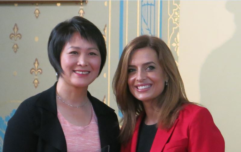 Dr. YaLi Shao received VMC 2015 Award from Commissioner Helen Kapalos